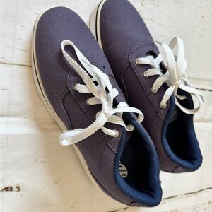 Heelys Dark Blue Sneakers with White Laces Pro 20 wheeled